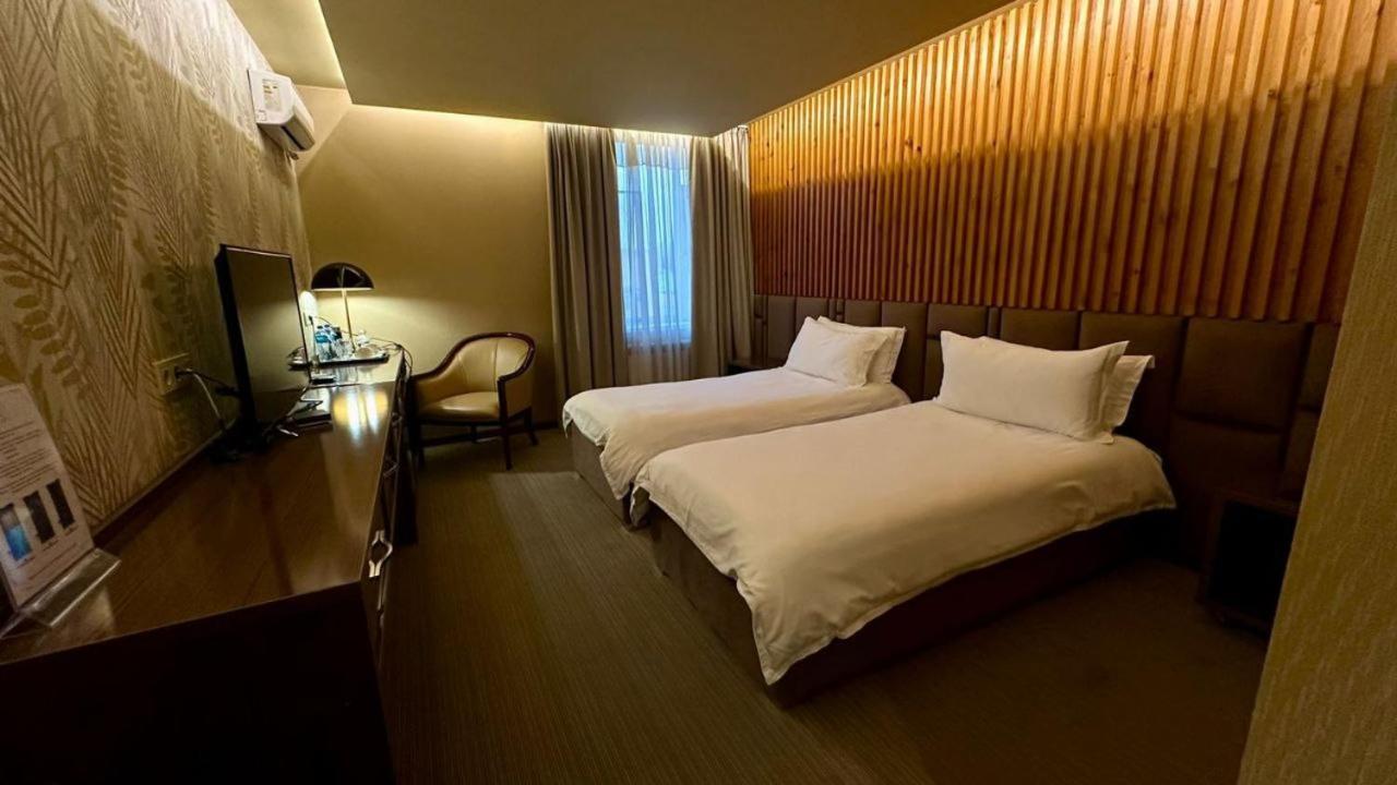 Barhat Hotel & Spa Taraz Kültér fotó