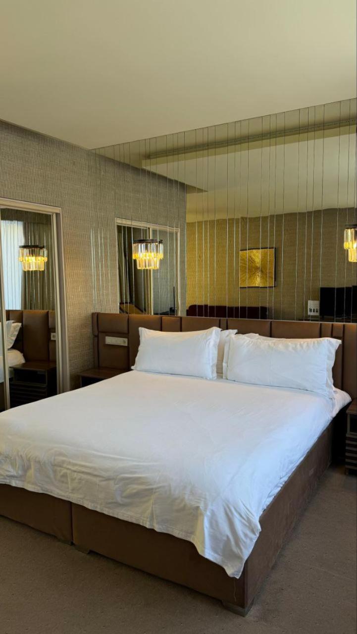 Barhat Hotel & Spa Taraz Kültér fotó