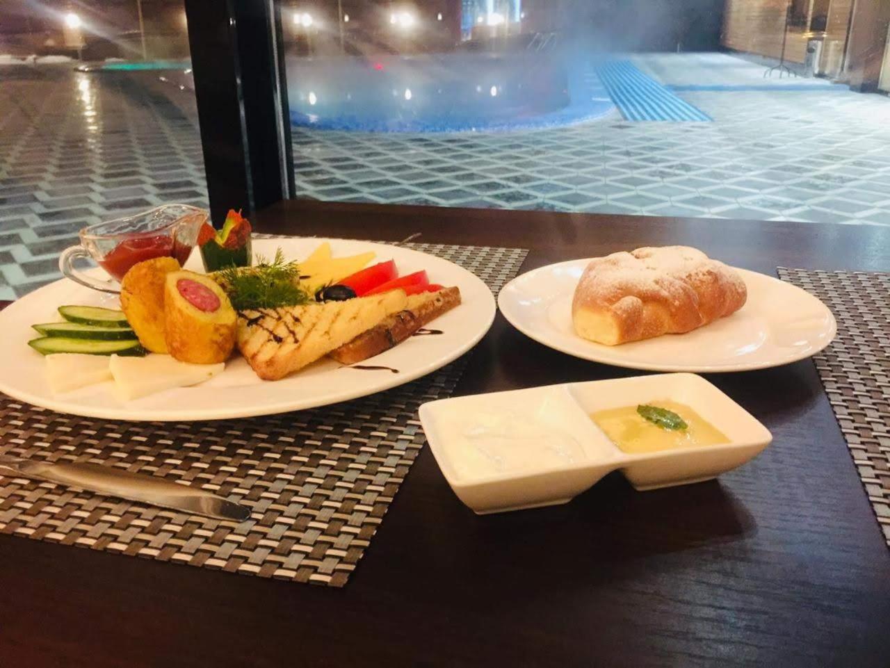 Barhat Hotel & Spa Taraz Kültér fotó